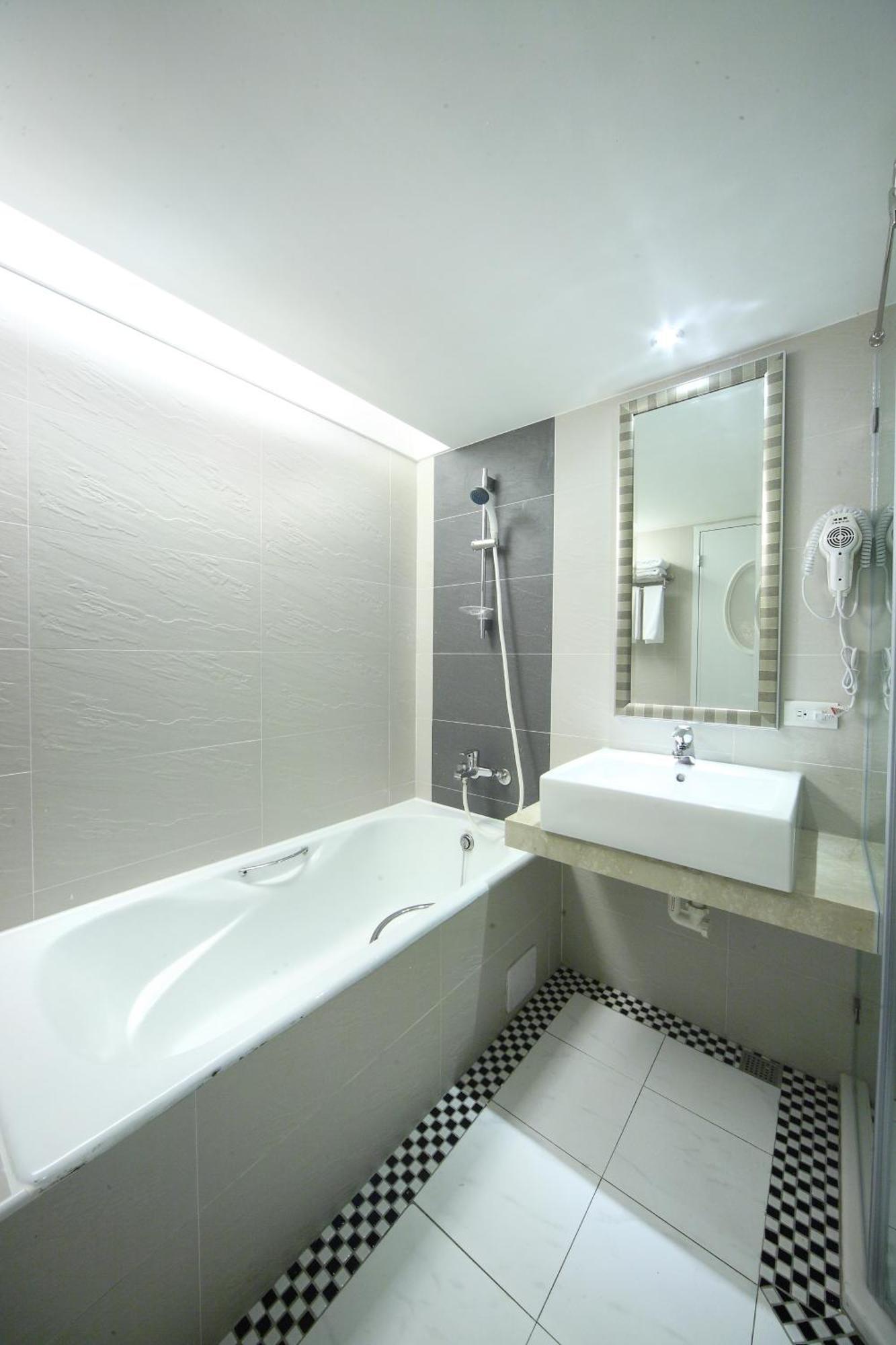 宜都大飯店 Idol Hotel Kaohsiung Eksteriør billede