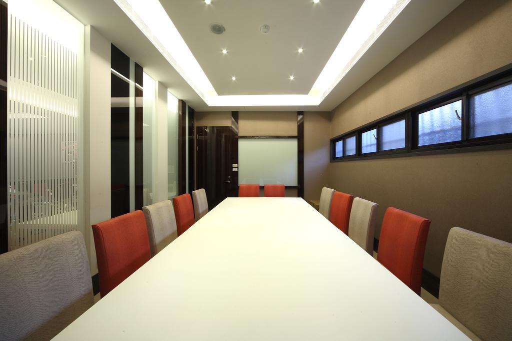 宜都大飯店 Idol Hotel Kaohsiung Eksteriør billede